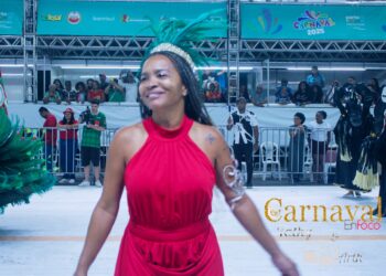 LANA FLORES É PREMIADA PELA FENASAMBA