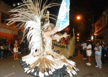 QUARAÍ | ESCOLAS DE SAMBA JÁ SABEM QUANDO PISAM NA AVENIDA