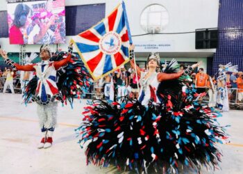 DESFILES EM DOIS DIAS MARCAM NOVA FASE DO GRUPO ESPECIAL EM VITÓRIA